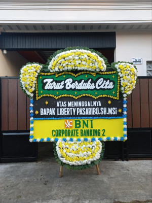 Papan Bunga Duka di Sendangagung