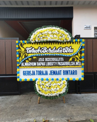 Papan Bunga Duka di Sendangagung
