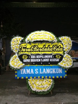 Papan Bunga Duka di Sendangagung