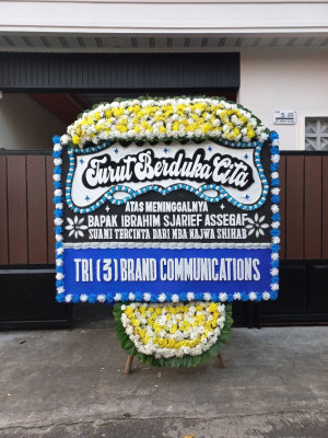Papan Bunga Duka di Sendangagung